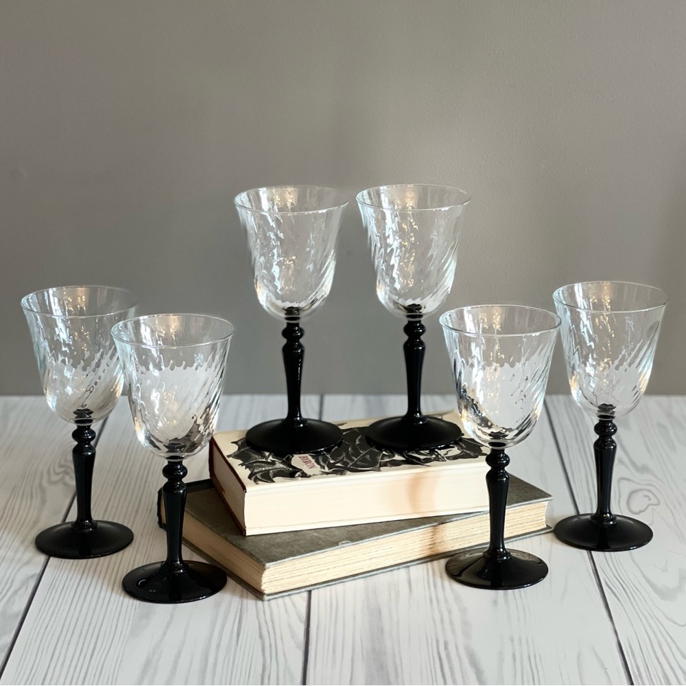 Vintage Luminarc Black Stem Swirl Wine Glass Set